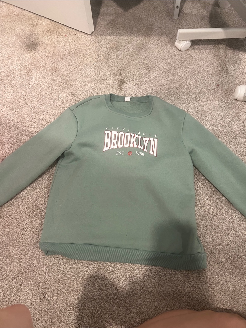 SHEIN Girls' Moss Green Pullover Sweatshirt